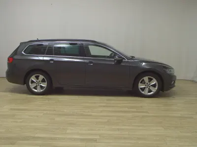 Gebraucht VW Passat Black Edition 200 PS (147 kW) 2023 Grau Kombi