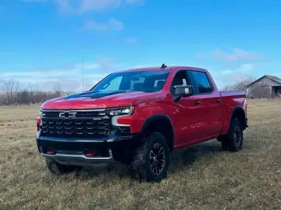 Neu Chevrolet Silverado 426 PS (313 kW) 2026 G7c red SUV