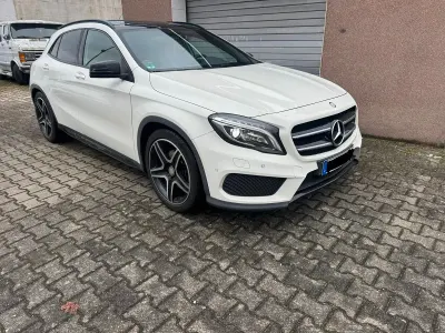 Gebraucht Mercedes GLA250 Night 211 PS (155 kW) 2016 Weiß SUV