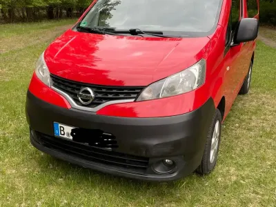 Gebraucht Nissan NV200 90 PS (66 kW) 2012 Rot Van / Kleinbus