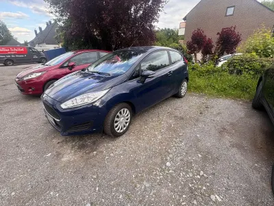 Używany Ford Fiesta Trend 60 KM (44 kW) 2017 Niebieski Hatchback