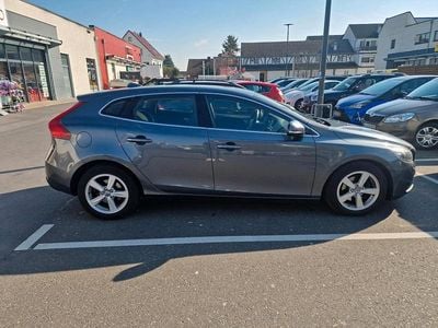 Gebraucht Volvo V40 115 PS (84 kW) 2012 Grau Kleinwagen