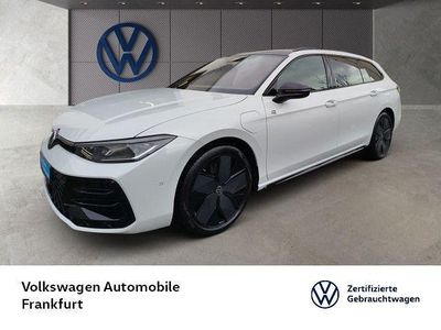 Gebraucht VW Passat R-line 177 PS (130 kW) 2025 Oryxweiß perlmutteffekt/grenad Kombi