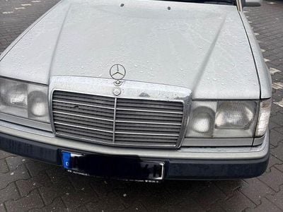 Usata Mercedes 250 94 CV (69 kW) 1990 Argento Berlina