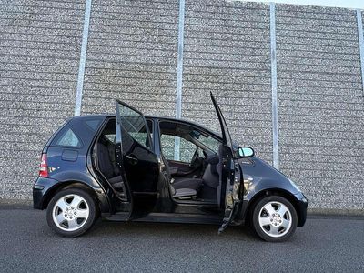Diamantschwarz Gebraucht 2002 Mercedes A140 Elegance Limousine | 3.750 €