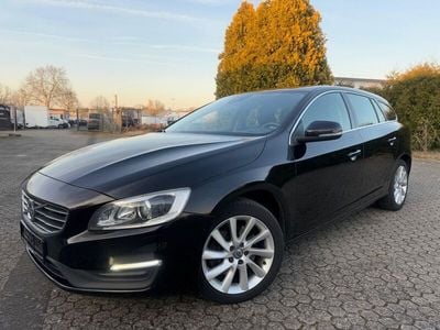 Gebraucht Volvo V60 Momentum 224 PS (164 kW) 2016 Schwarz Kombi