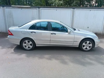 Gebraucht Mercedes C180 Elegance 143 PS (105 kW) 2005 Silber Limousine