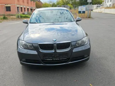Gebraucht BMW 325 217 PS (159 kW) 2005 Grau Limousine