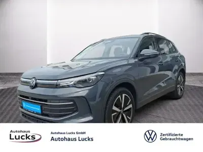 Gebraucht VW Tiguan Life 150 PS (110 kW) 2024 Grau (delfingrau metallic) SUV