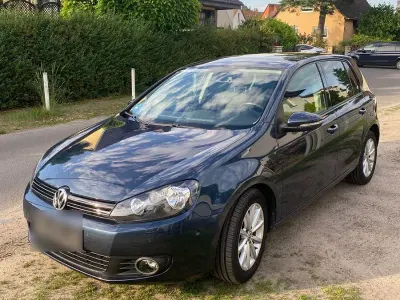 Gebraucht VW Golf VI Team 122 PS (89 kW) 2011 Blau Kleinwagen