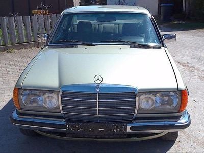Second-hand Mercedes C230 136 CP (100 kW) 1983 Verde Coupe