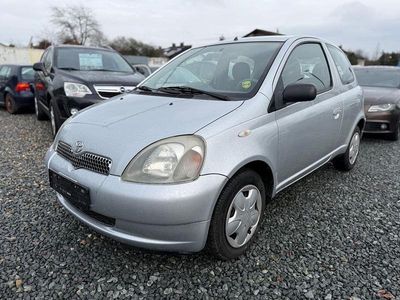Grau Gebraucht 2001 Toyota Yaris | 2.999 € (Fairer Preis)