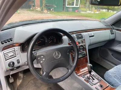 Brugt Mercedes E280 150 HK (110 kW) 2002 Blå Stationcar