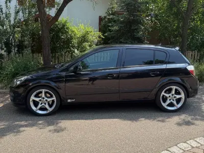 Gebraucht Opel Astra 200 PS (147 kW) 2004 Schwarz Limousine