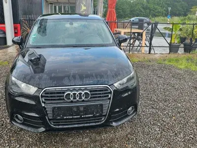 Gebraucht Audi A1 Sportback Attraction 105 PS (77 kW) 2015 Schwarz Kleinwagen
