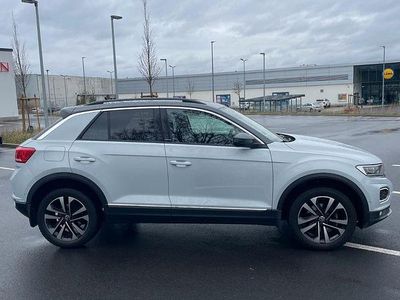 Second-hand VW T-Roc United 150 CP (110 kW) 2021 Alb SUV