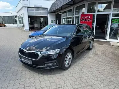 Gebraucht Skoda Octavia Style 150 PS (110 kW) 2023 Schwarzmagic perleffekt Kombi