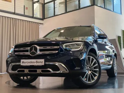 Gebraucht Mercedes GLC300e Exclusive 306 PS (225 kW) 2021 Blau SUV