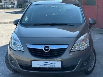 Gebraucht Opel Meriva Design Edition 120 PS (88 kW) 2011 Grau Van / Kleinbus
