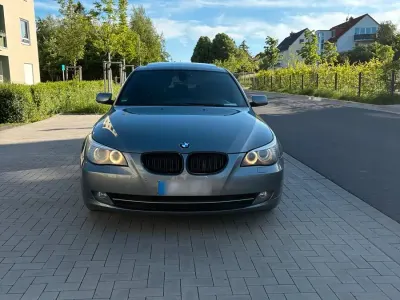 Gebraucht BMW 525 Luxury Line 197 PS (144 kW) 2009 Grau Limousine