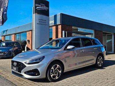 Neu Hyundai i30 101 PS (74 kW) 2025 Silber Limousine