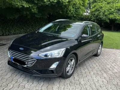 Gebraucht Ford Focus Cool & Connect 120 PS (88 kW) 2019 Schwarz Kombi