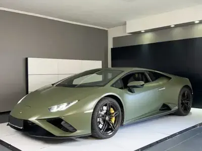 Gebraucht Lamborghini Huracán 610 PS (448 kW) 2023 Lamborghini grün matt fol Coupé