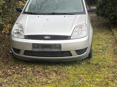 Gebraucht Ford Fiesta 80 PS (58 kW) 2004 Silber Kleinwagen