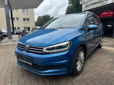 Gebraucht VW Touran Active 150 PS (110 kW) 2022 Blau Van / Kleinbus