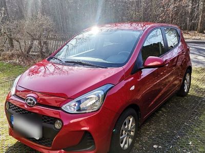 gebraucht Hyundai i10 1,0 Trend, Farbe: Passion Red, 1 Hand