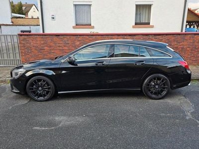 Gebraucht Mercedes CLA200 Shooting Brake Urban 156 PS (114 kW) 2015 Schwarz Kombi