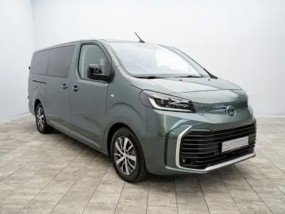 Neu Toyota Proace Verso 179 PS (131 kW) 2026 Military green metallic Kombi