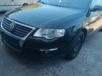 Second-hand VW Passat Highline 140 CP (102 kW) 2010 Negru Break