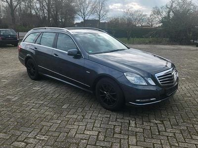 Gebraucht Mercedes E200 Elegance 136 PS (100 kW) 2011 Grau Kombi