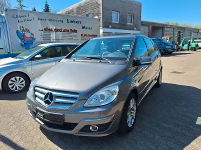 Używany Mercedes B180 109 KM (80 kW) 2009 Szary Minivan