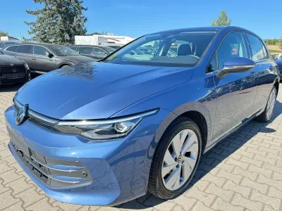 Second-hand VW Golf VIII Style 150 CP (110 kW) 2025 Albastru Berlinǎ