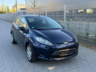 Gebraucht Ford Fiesta Trend 82 PS (60 kW) 2010 Ink blue Limousine