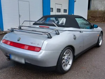 Gebraucht Alfa Romeo Spider Lusso 150 PS (110 kW) 1996 Silber Cabrio