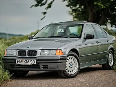 Gebraucht BMW 320 150 PS (110 kW) 1991 Silber Limousine
