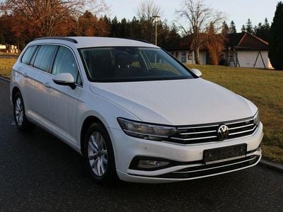 Gebraucht VW Passat Business 150 PS (110 kW) 2022 Weiß Kombi
