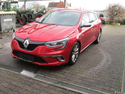 Dezrrot metallic Gebraucht 2017 Renault Mégane GrandTour GT Kombi | 16.900 € (Fairer Preis)
