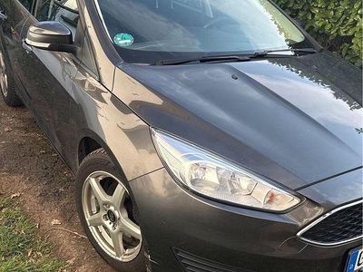 Usata Ford Focus 125 CV (91 kW) 2017 Argento Berlina