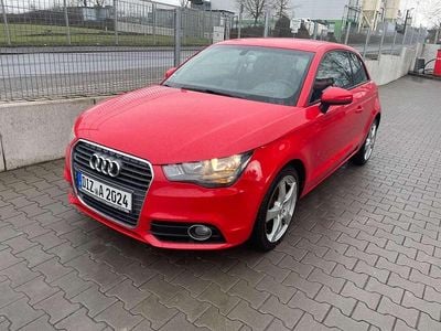 Gebraucht Audi A1 Attraction 90 PS (66 kW) 2012 Rot Kleinwagen