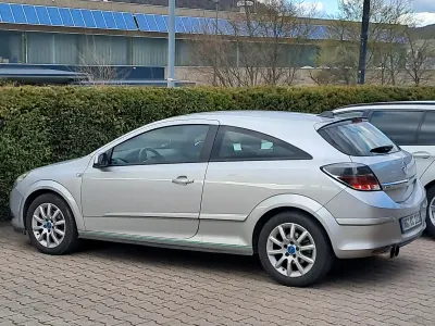 Gebraucht Opel Astra GTC 126 PS (92 kW) 2005 Silber Coupé