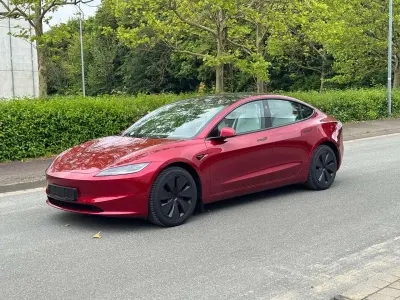 Gebraucht Tesla Model 3 Standard Range 208 kW (283 PS) 2025 Other Limousine