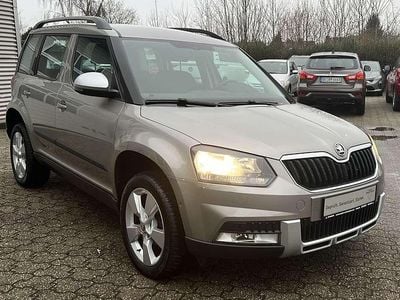 Capuccino beige Gebraucht 2015 Skoda Yeti Elegance SUV | 13.750 € (Fairer Preis)