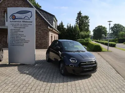 Gebraucht Fiat 500e Icon 86 kW (118 PS) 2022 Schwarz Kleinwagen