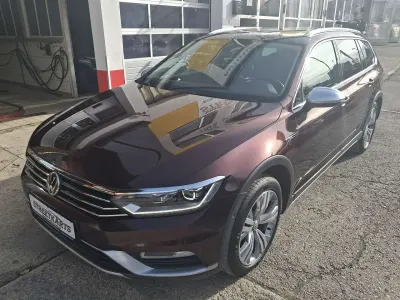 Gebraucht VW Passat 239 PS (175 kW) 2017 Crimson red metallic Kombi