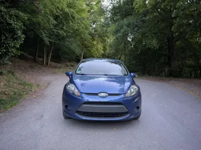 Gebraucht Ford Fiesta Ambiente 86 PS (63 kW) 2009 Blau Kleinwagen