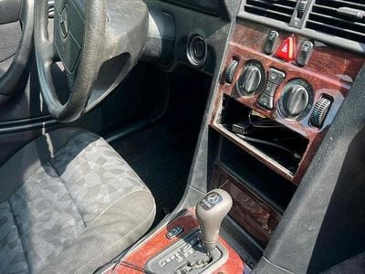 Mercedes C180